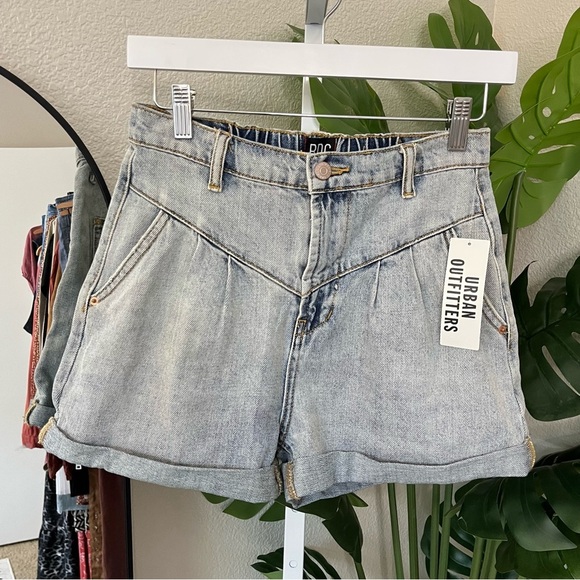 ✨ BDG Urban Outfitters High-Waisted Denim Shorts S | Soft Vintage Wash - Picture 1 of 6